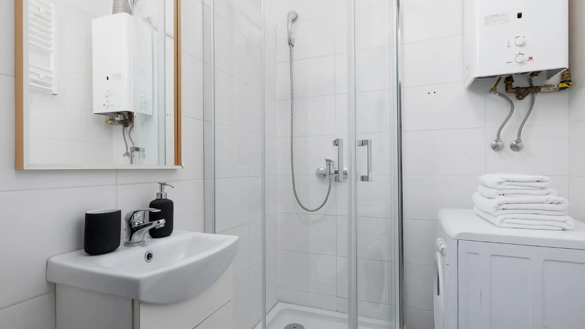 1-Bedroom Apartment - Dluga 65 Street Kraków