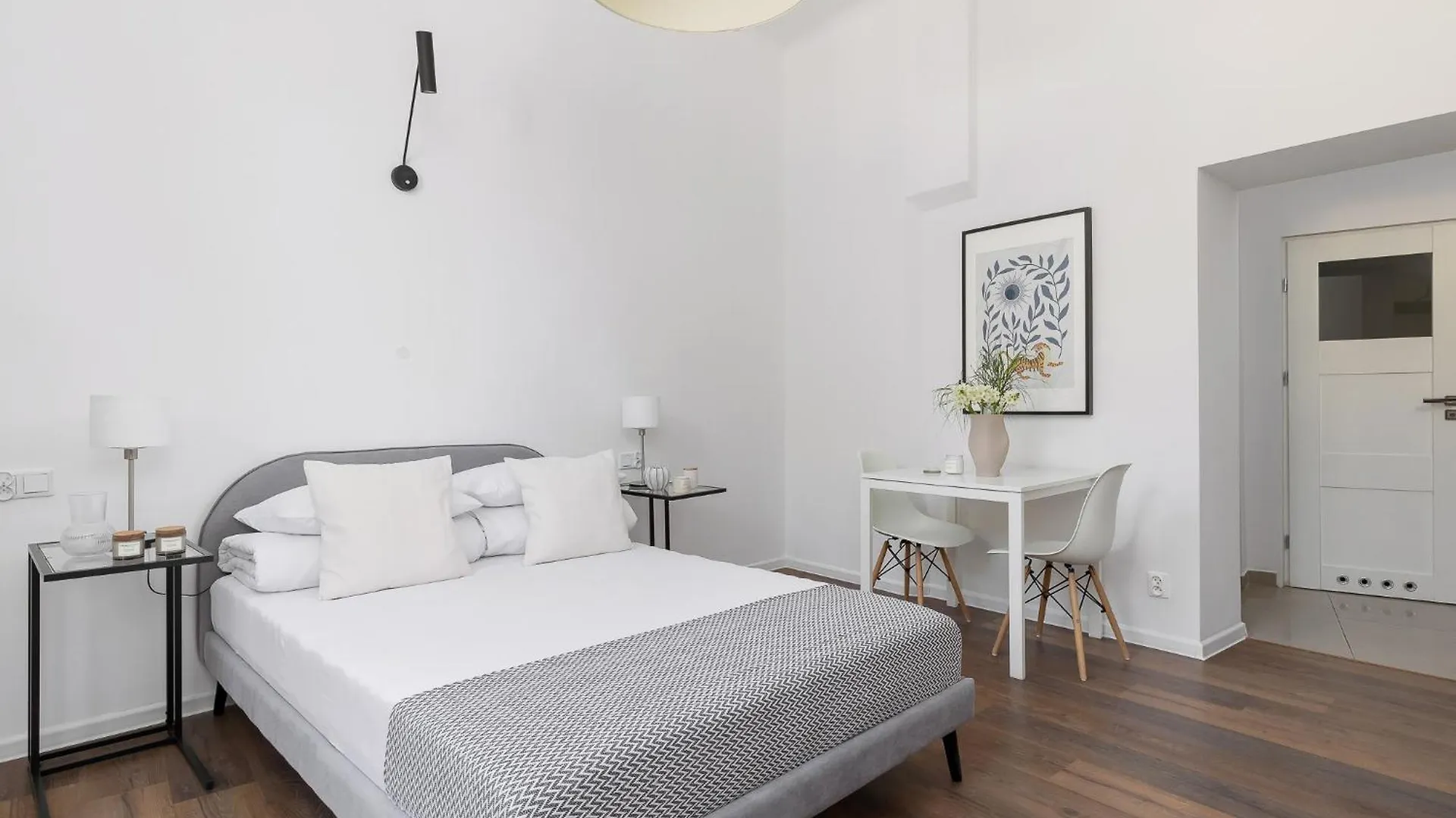 1-Bedroom Apartment - Dluga 65 Street Kraków